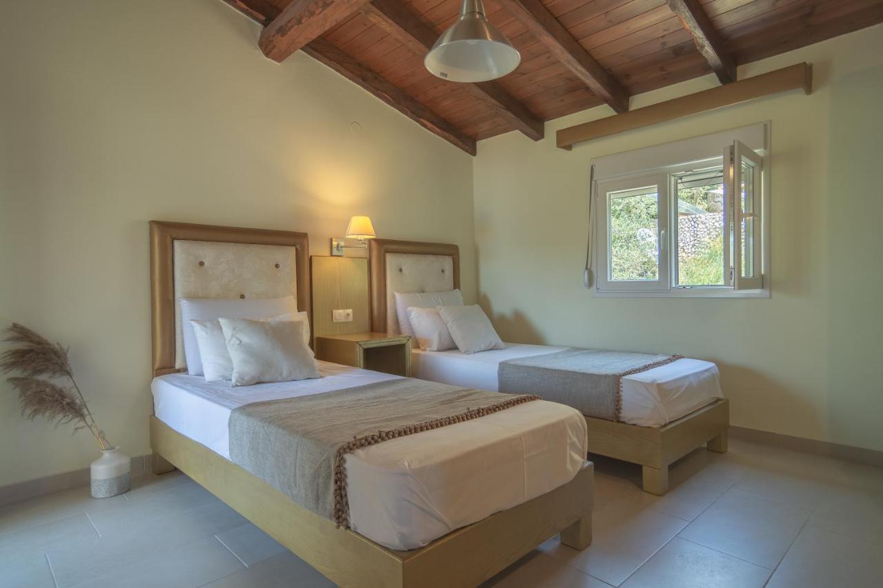 Villa Theodora View Apartments Afroditi Agios Georgios Pagon Eksteriør billede