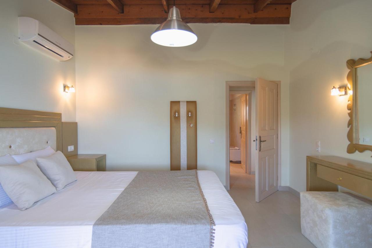 Villa Theodora View Apartments Afroditi Agios Georgios Pagon Eksteriør billede